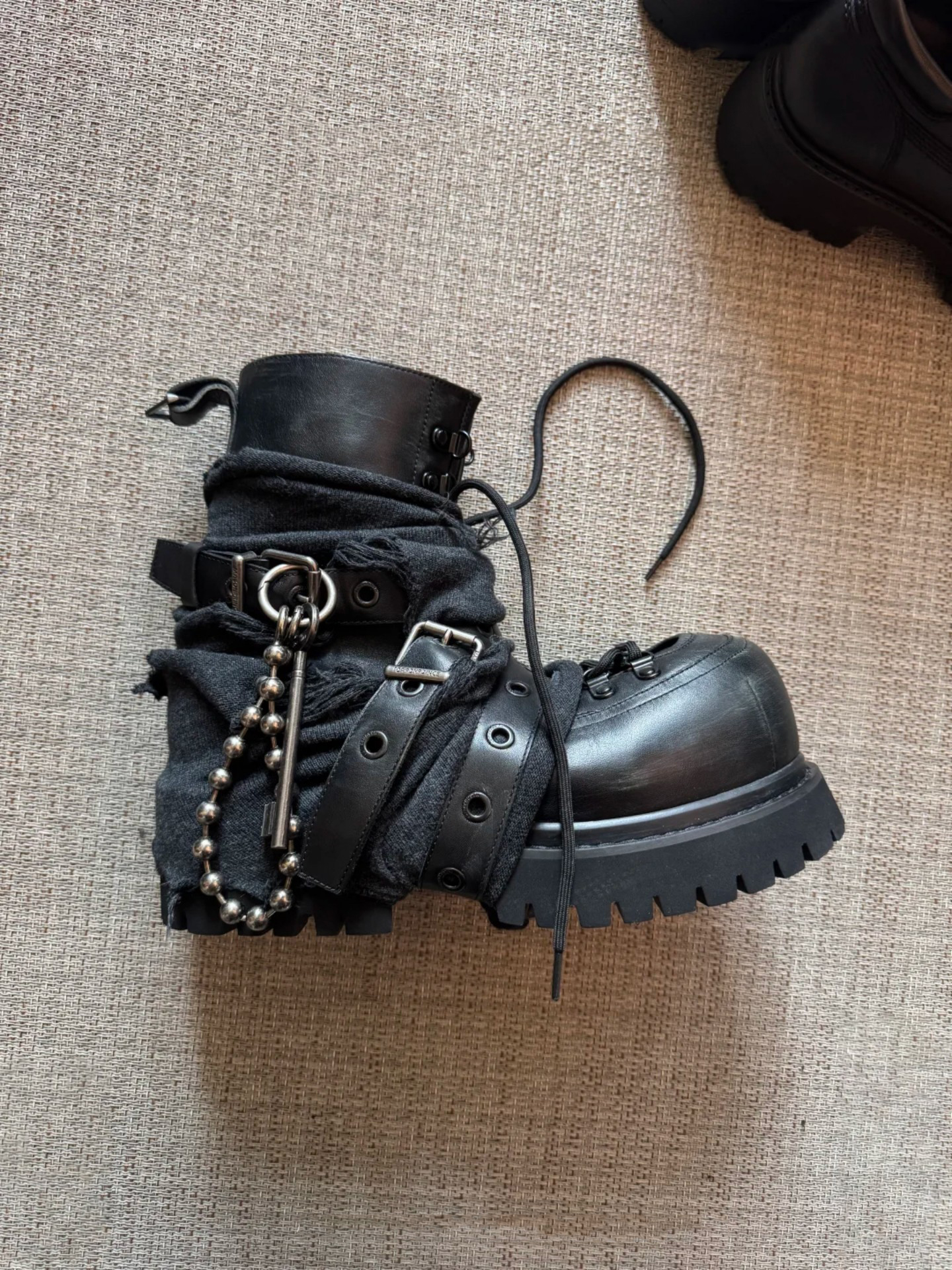 Women'S Fashion Edgy - Women's Black Gothic Platform Boots Chain