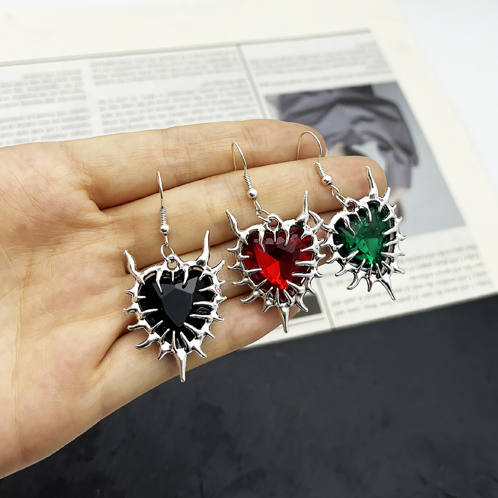 1 Pair Gothic Red Spiky Heart  - Women'S Fashion Edgy recensie en prijs