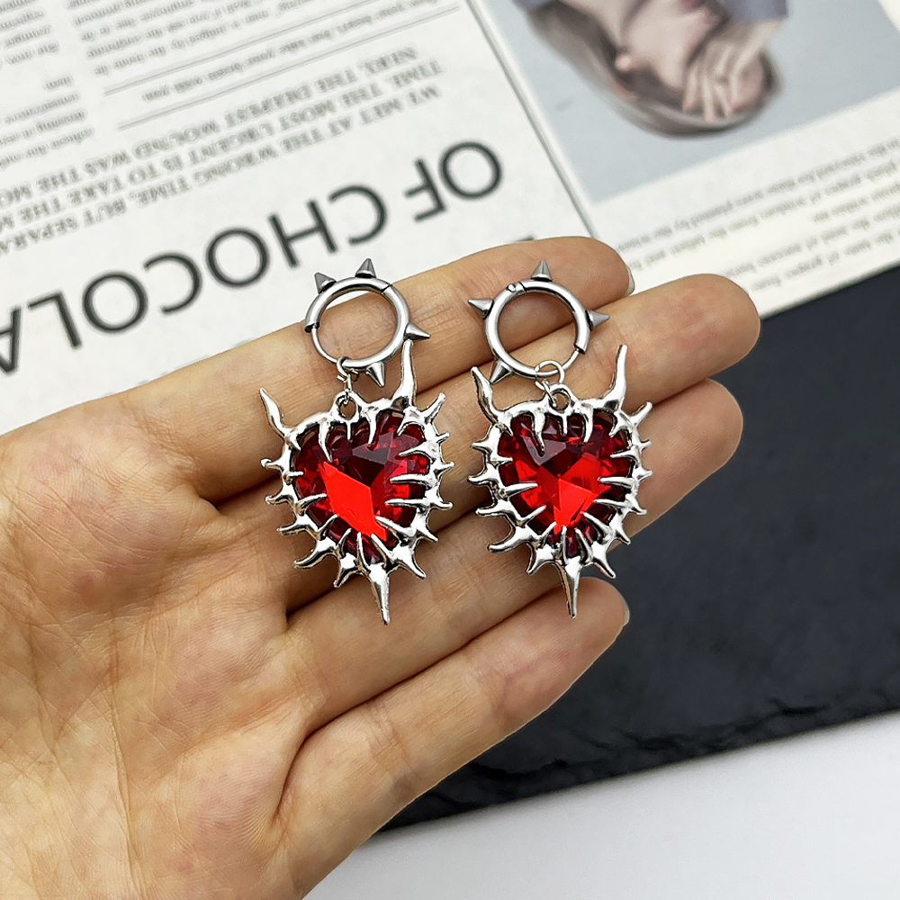 1 Pair Gothic Red Spiky Heart  - Women'S Fashion Edgy recensie en prijs
