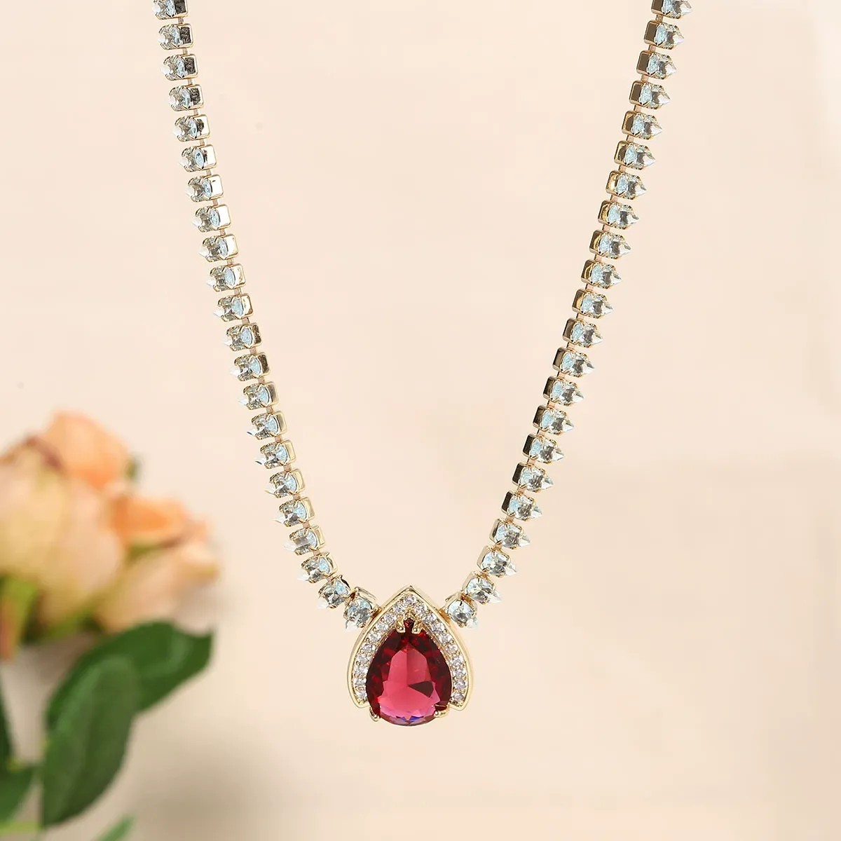 Red Zirconia Pendant Necklace  - Women Fashion Uae recensie en prijs