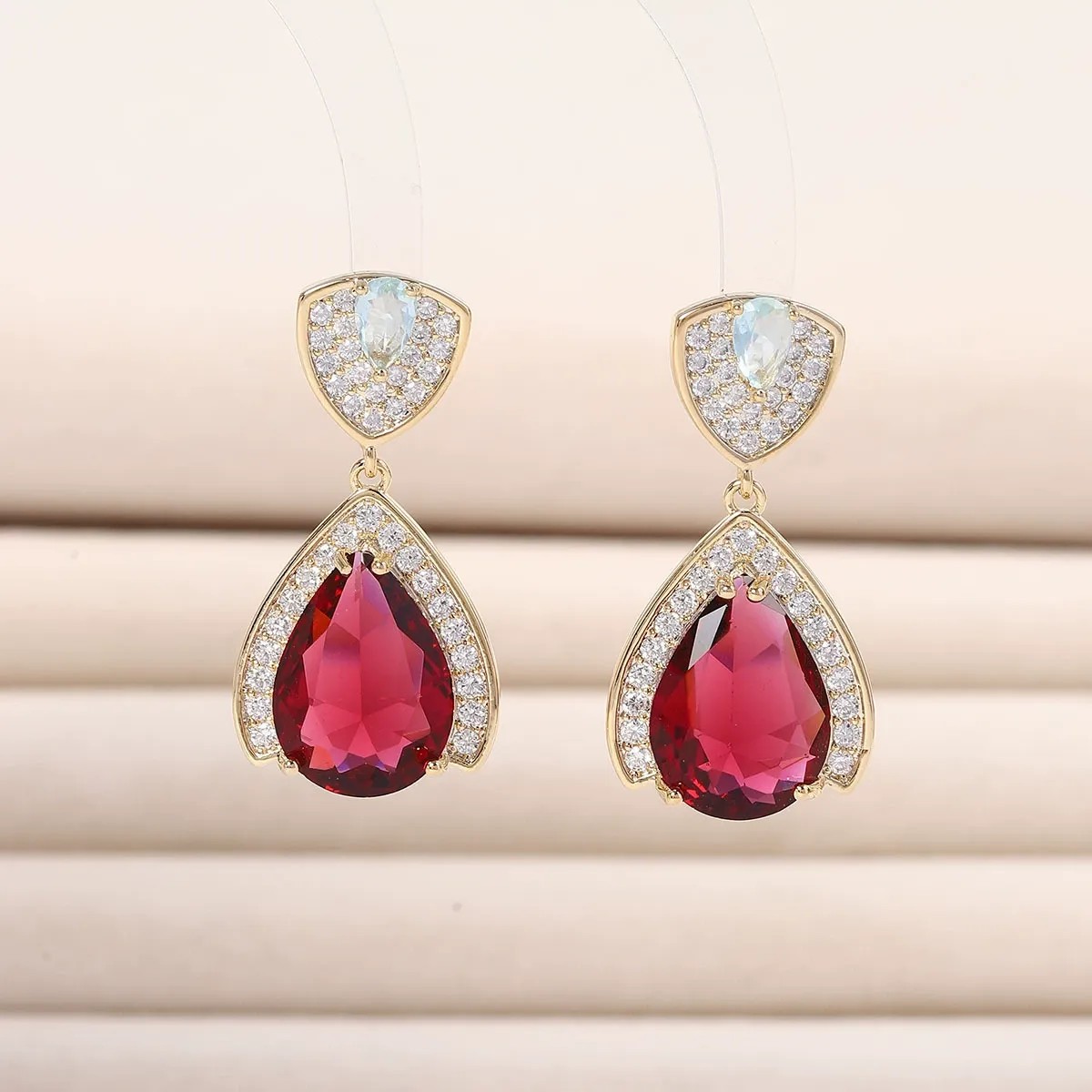 Red Zirconia Pendant Necklace  - Women Fashion Uae recensie en prijs